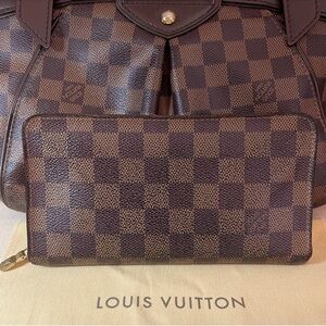 Louis Vuitton Damier Ebene Zippy Wallet
